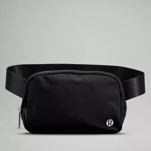 Lululemon Everywhere Belt Bag